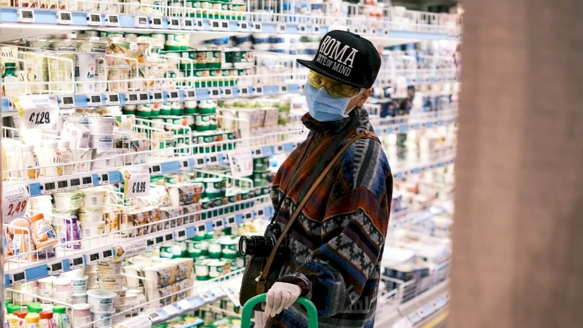 Article Covid-19 Reshapes Retail